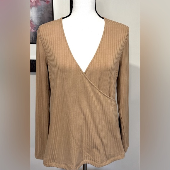 Banana Republic V Neck Blouse - Picture 1 of 6